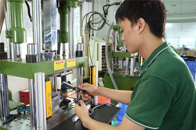 Overmold of Shenzhen Reunion Electronics Co., Ltd.